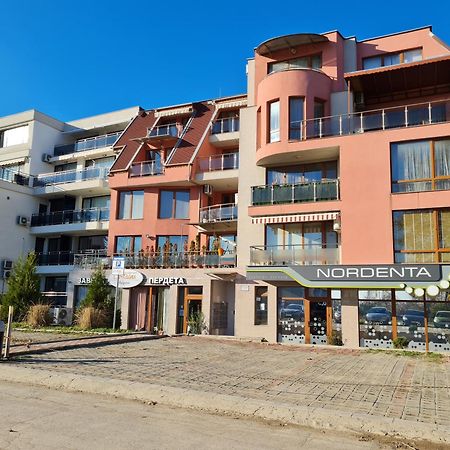 Black Sea Brееze Apartment Варна Экстерьер фото