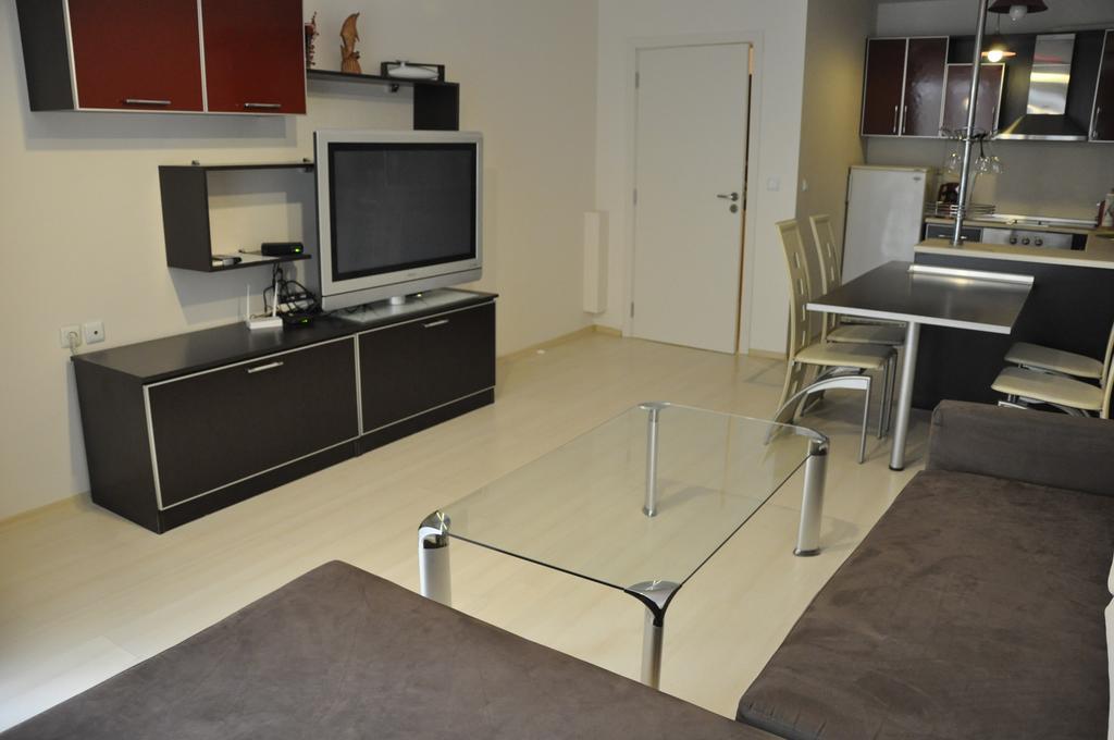Black Sea Brееze Apartment Варна Экстерьер фото